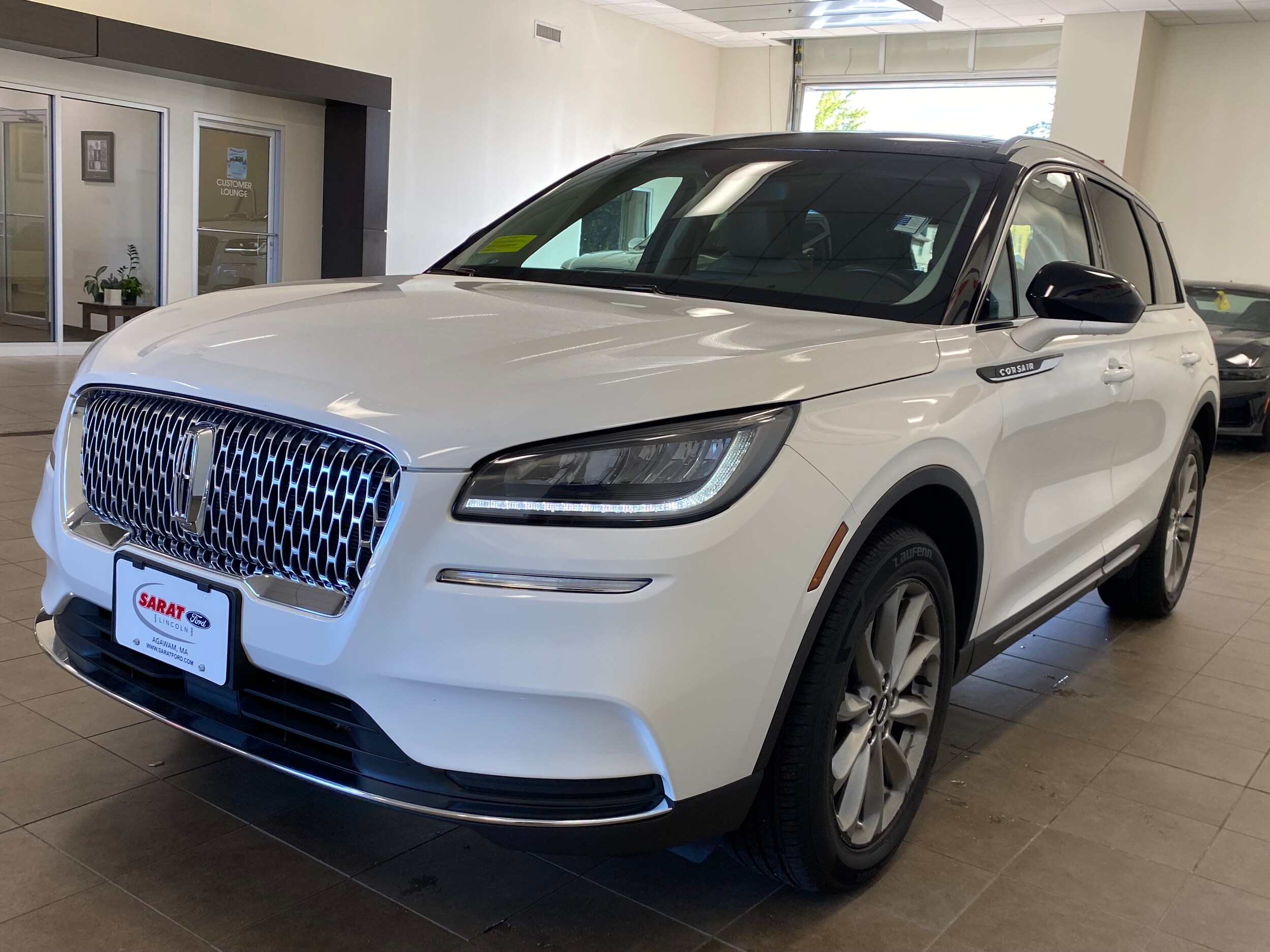2022 Lincoln Corsair Standard photo 4