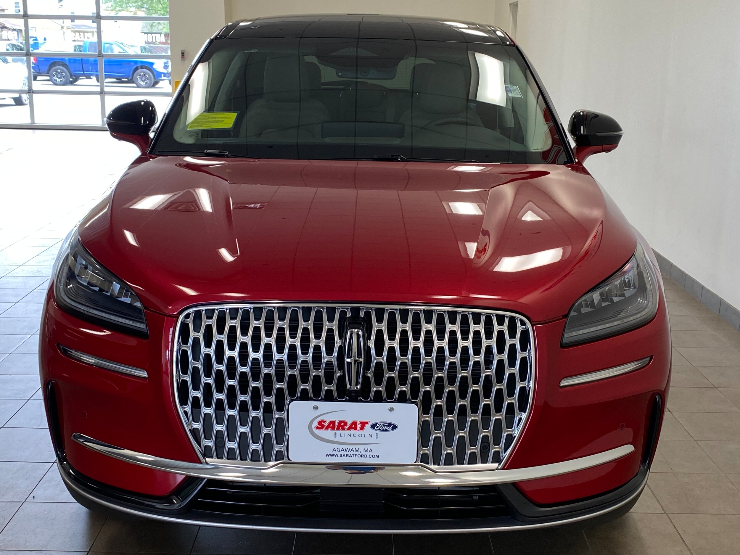 2023 Lincoln Corsair Standard photo 3
