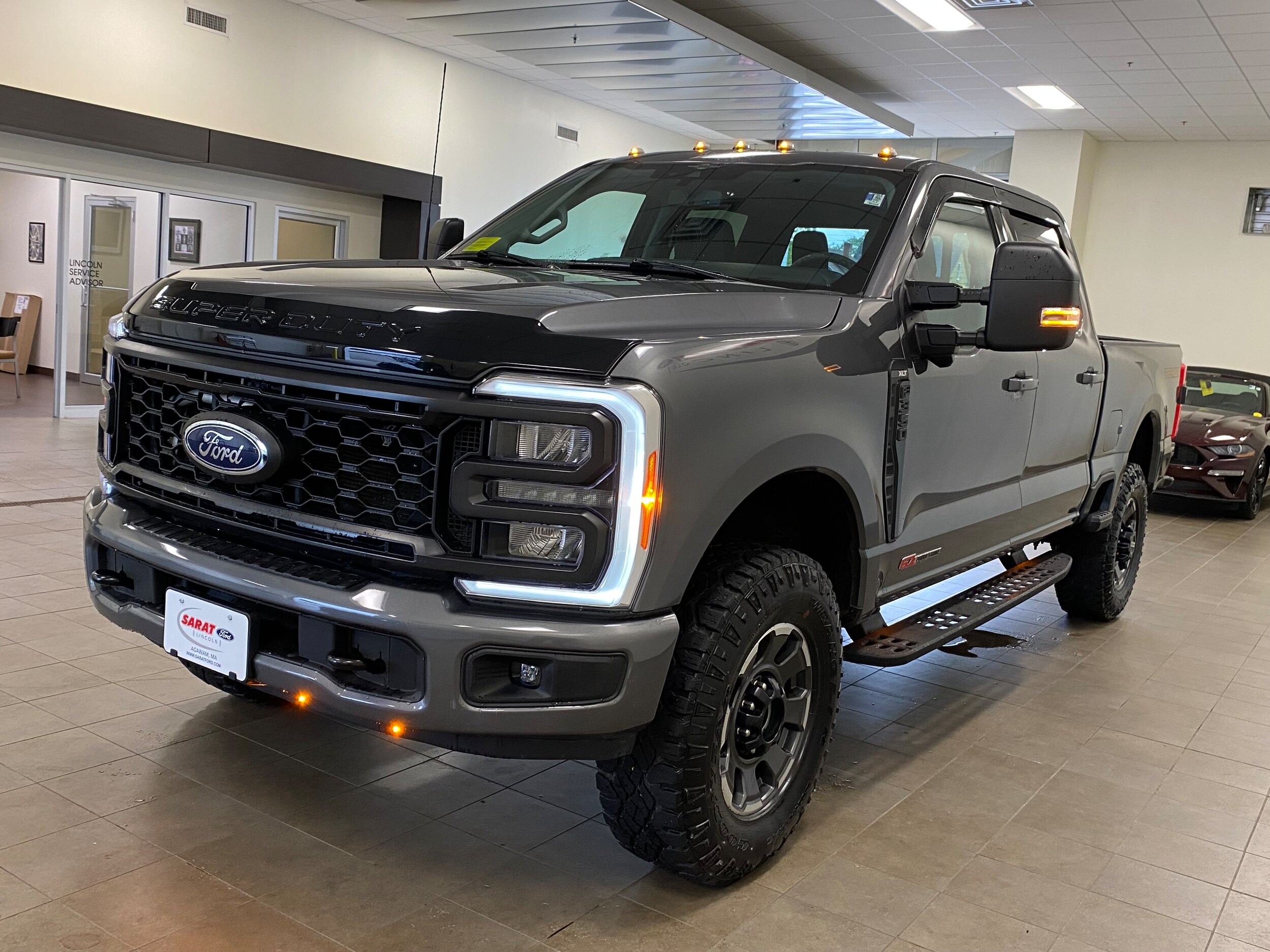 2023 Ford F-350 XLT photo 4