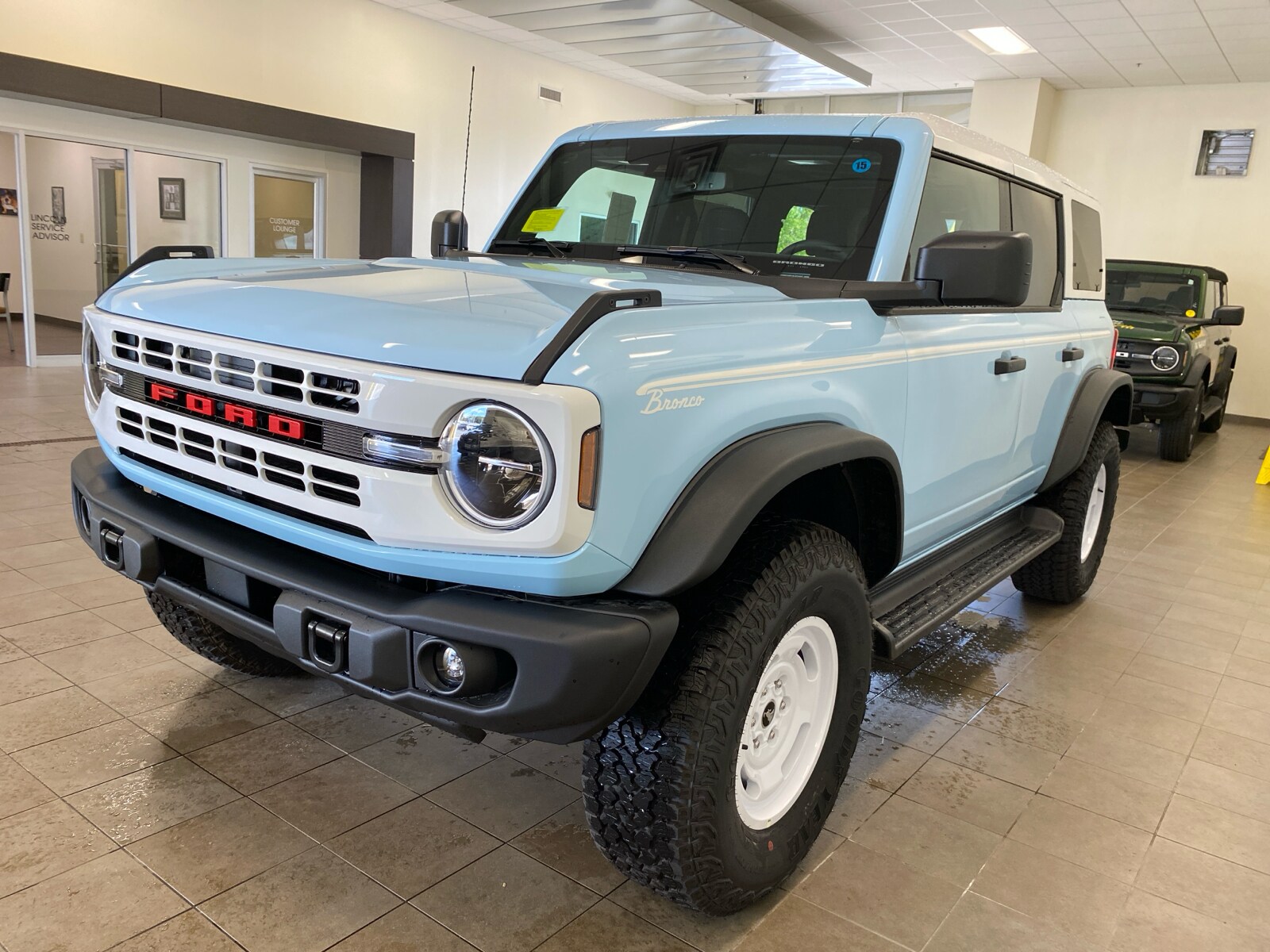 2025 Ford Bronco Heritage First Edition photo 4