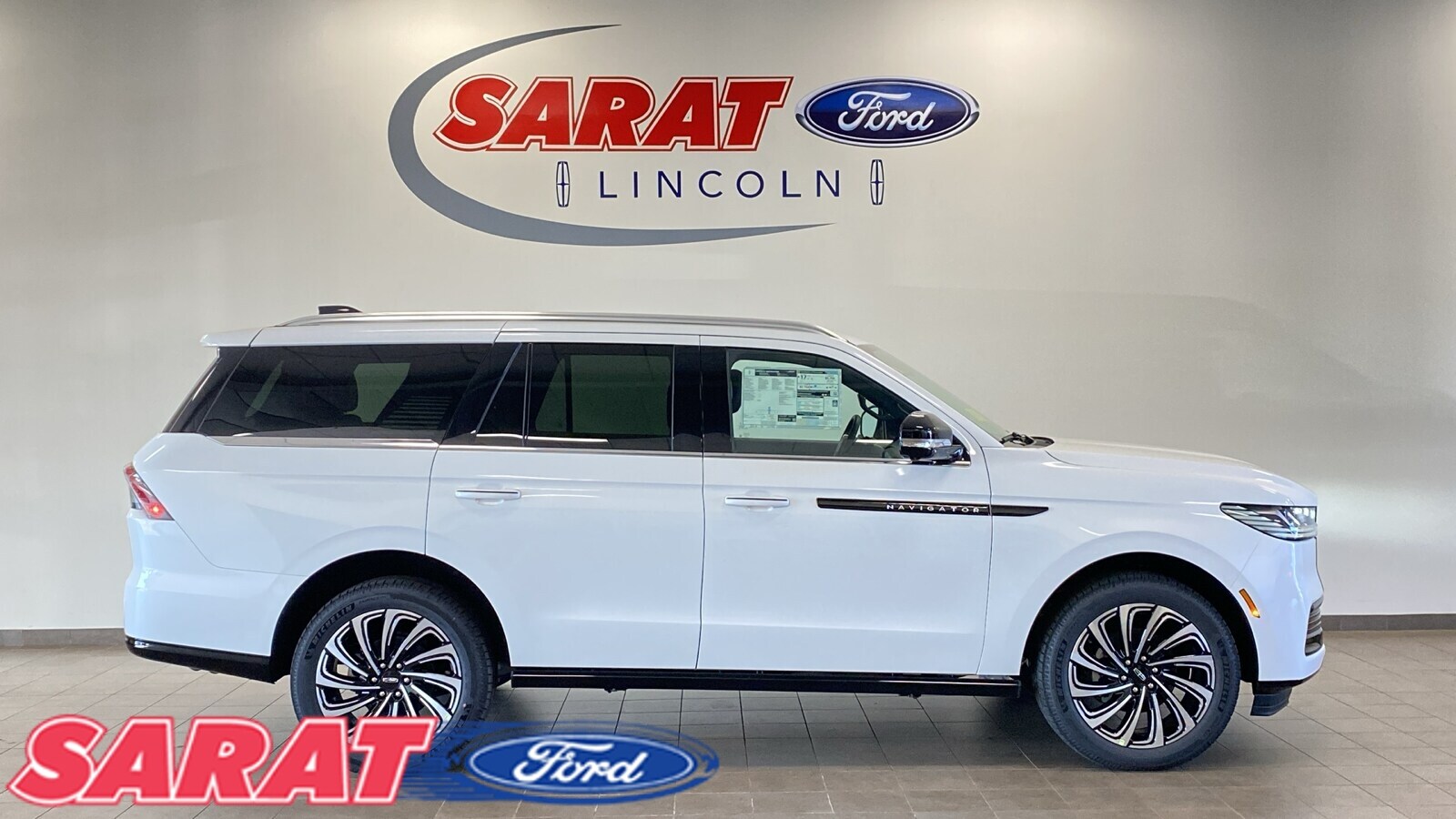 PRISTINE WHITE METALLIC 3C 2027 Lincoln Navigator SUV / Crossover Four-Wheel Drive Automatic