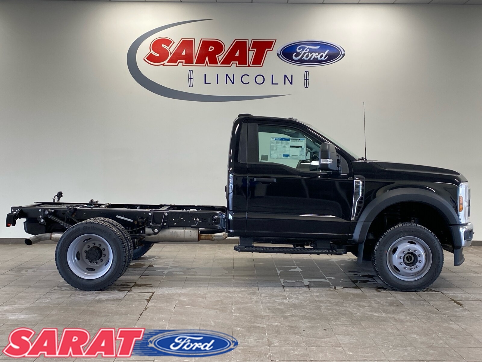 2026 Ford F-550 Super Duty Chassis Cab XL's photo