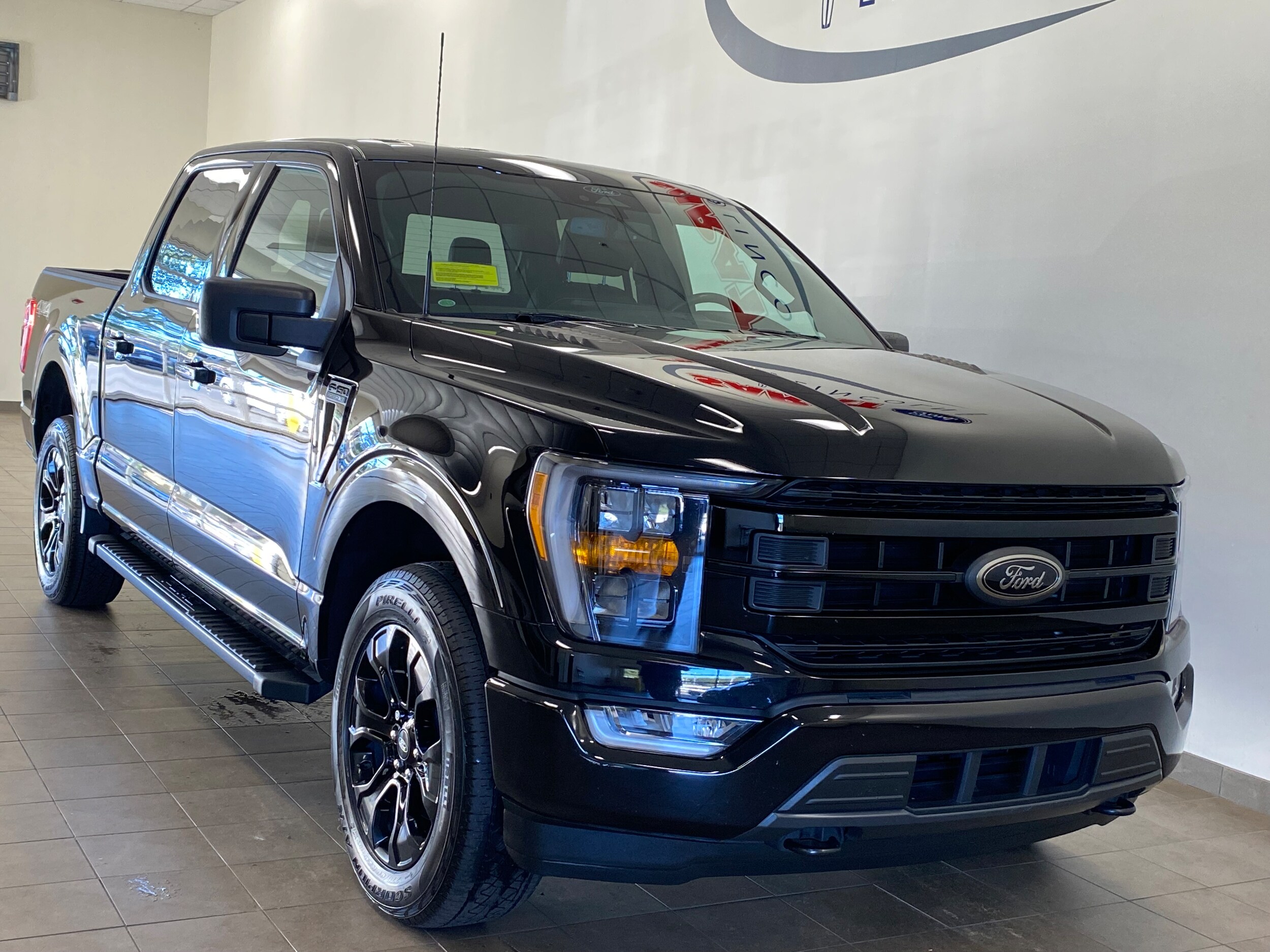2022 Ford F-150 XLT photo 2