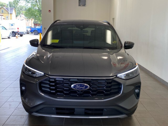 2025 Ford Escape Hybrid ST-Line photo 2