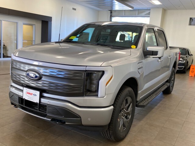 2023 Ford F-150 Lightning Lariat photo 2