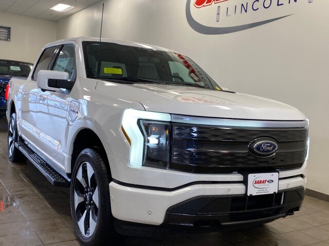 2023 Ford F-150 Lightning Platinum photo 2