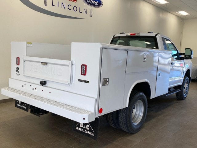 2025 Ford F-350 Super Duty Chassis Cab XL - Photo 9