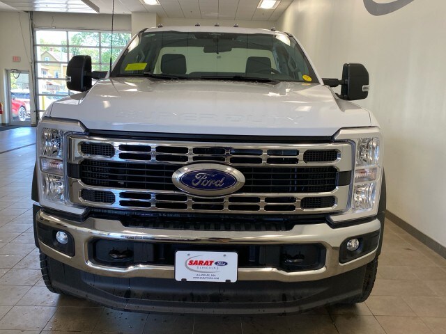 2024 Ford F-600 photo 2