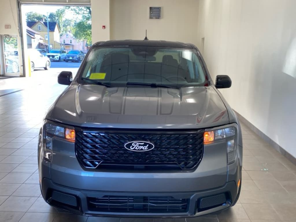 New 2025 Ford Maverick 2025 Ford Maverick XLT Crew CAB 4DR 121.1 WB AWD TRUCK