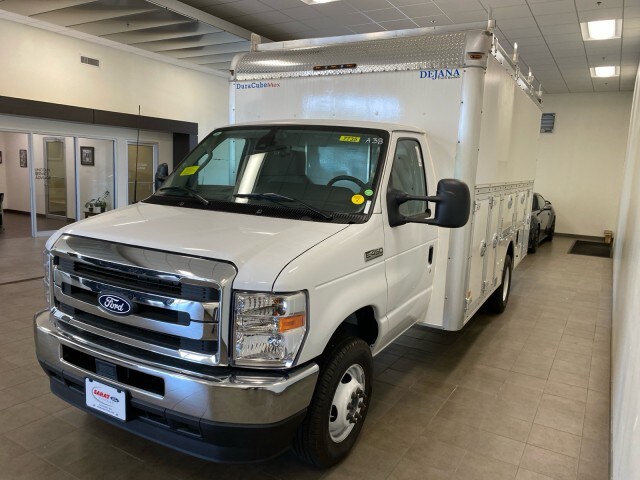 2026 Ford E-450 Cutaway DRW photo 3
