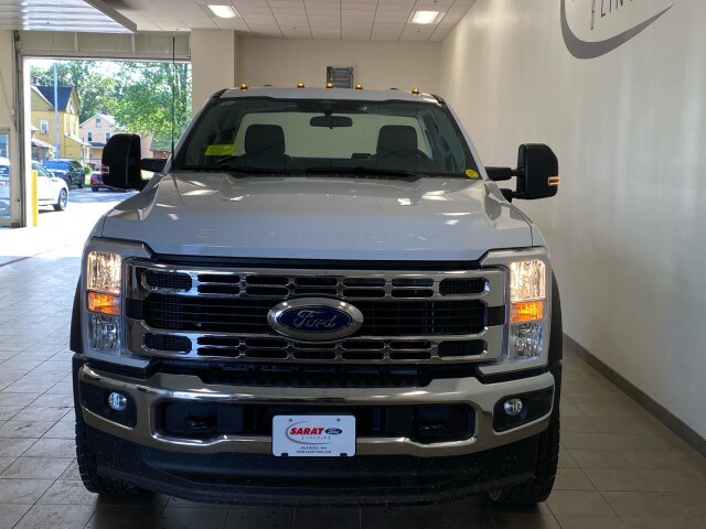 2024 Ford F-600 photo 2