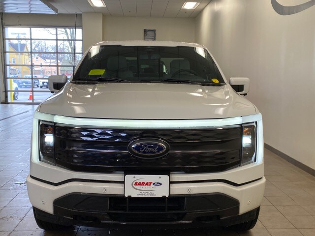 2023 Ford F-150 Lightning Platinum photo 3