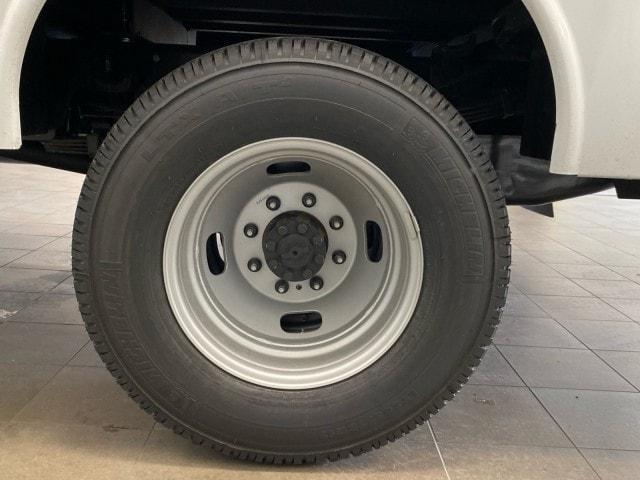 2025 Ford F-350 Super Duty Chassis Cab XL - Photo 19