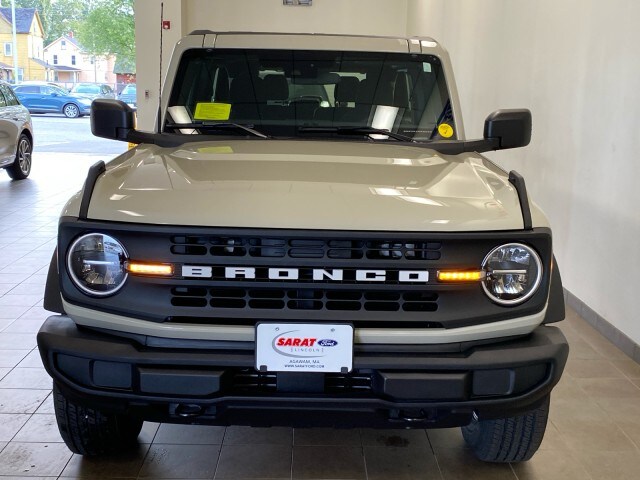 2025 Ford Bronco Base photo 3