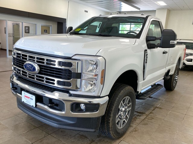 2025 Ford F-350 XLT photo 3
