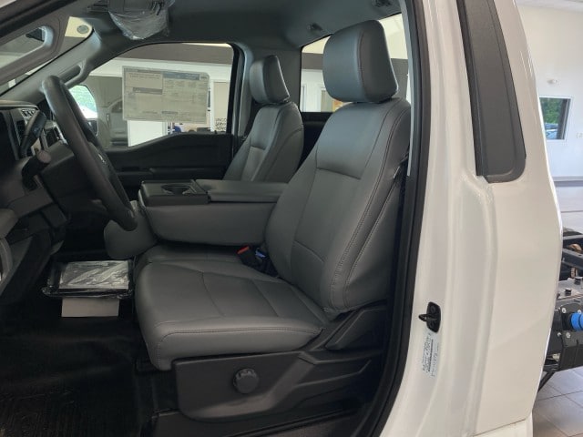 2024 Ford F-450 Super Duty Chassis Cab XL - Photo 11