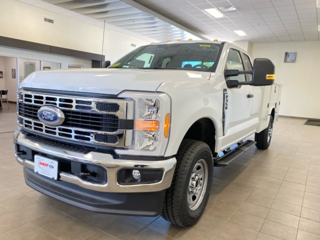 New 2026 Ford F-350 Chassis XL SUPER CAB 168" WB SRW Pickup Truck
