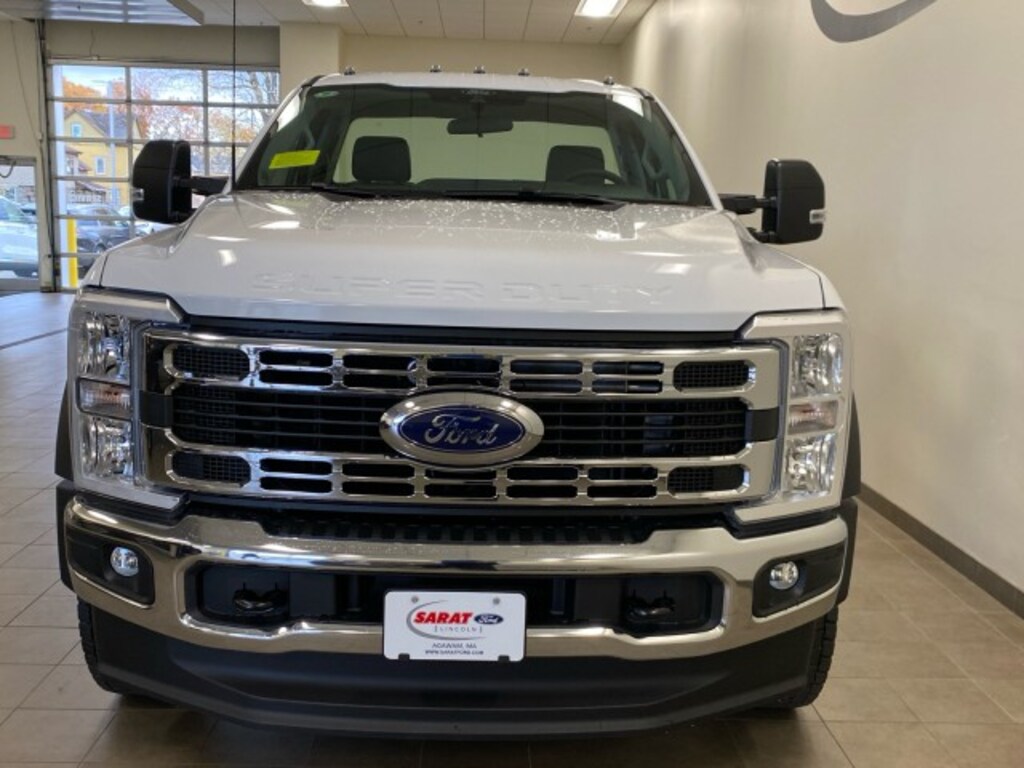 New 2026 Ford F-450 XL 4WD Reg Cab 145 WB 60 CA Pickup Truck