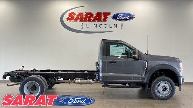 2026 Ford F-550 Super Duty Chassis Cab XL's photo