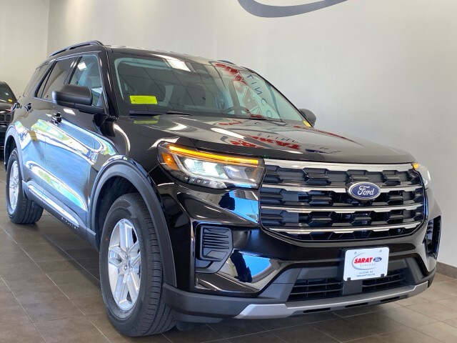 2025 Ford Explorer photo 2