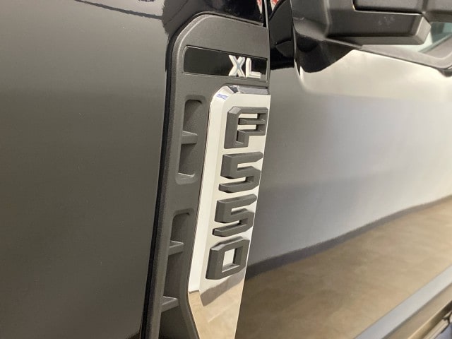 2025 Ford F-550 Super Duty Chassis Cab XL - Photo 8