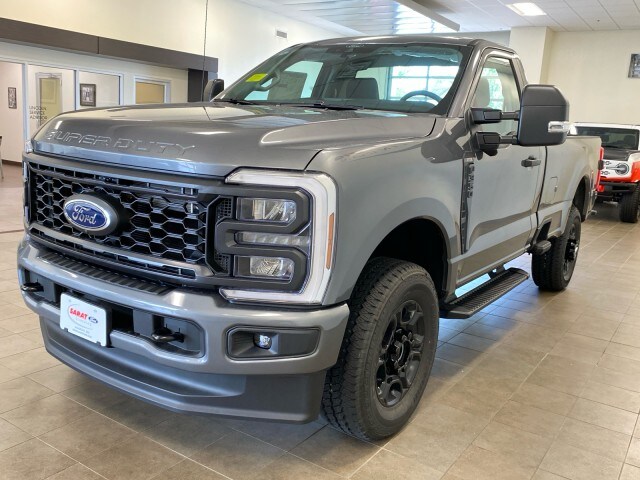 2025 Ford F-350 photo 2