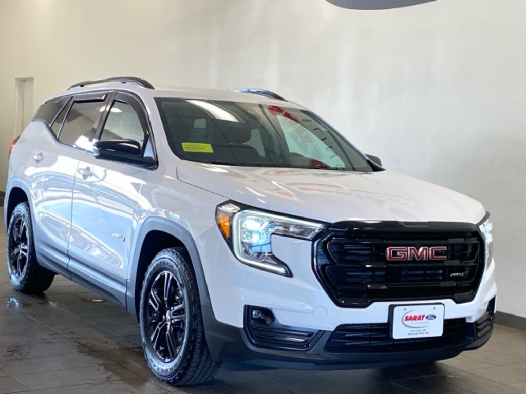 Used 2023 GMC Terrain AT4