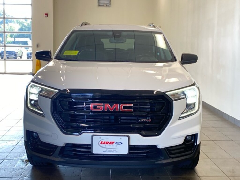 Used 2023 GMC Terrain AT4