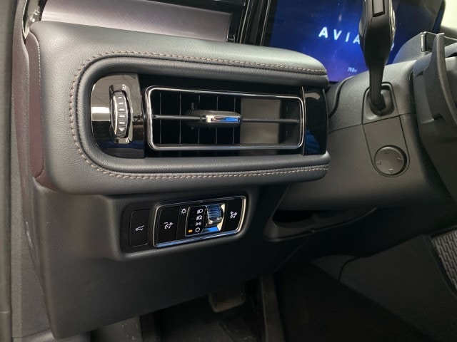 2025 Lincoln Aviator Premiere - Photo 17