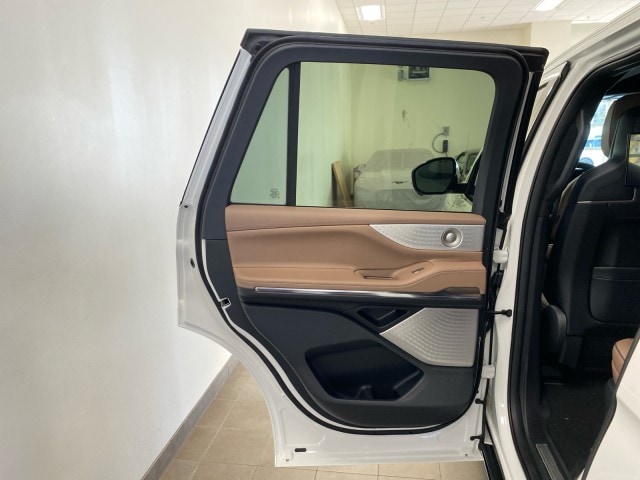 2025 Lincoln Navigator Black Label - Photo 11