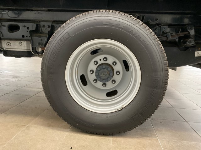 2023 Ford F-350 Super Duty Chassis Cab XL - Photo 20