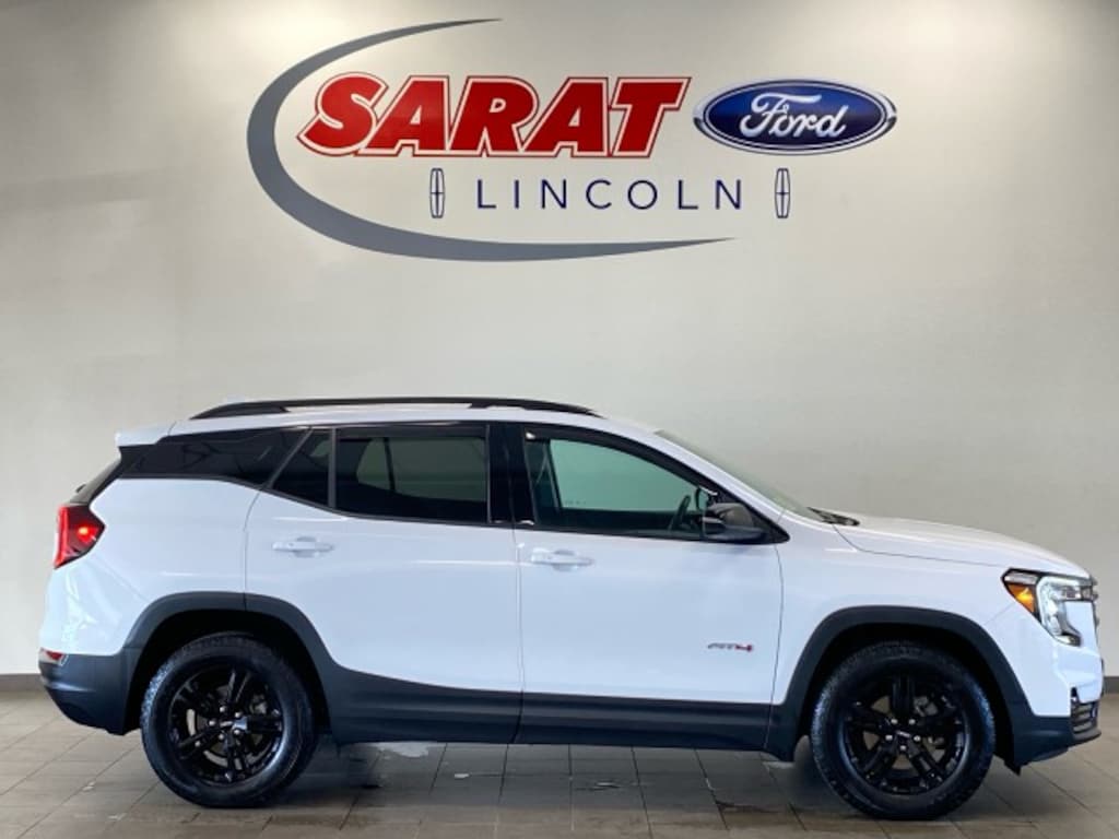 Used 2023 GMC Terrain AT4