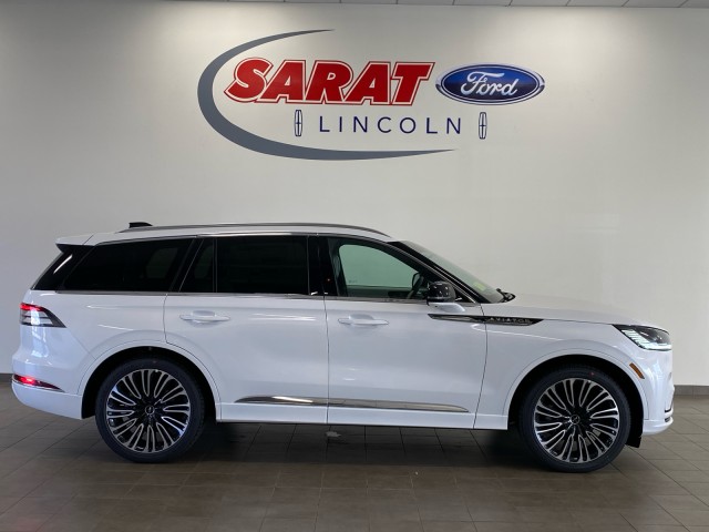 2025 Lincoln Aviator Black Label's photo