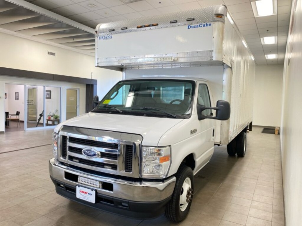 Used 2023 Ford E-Series Cutaway 2023 Ford E-450 Cutaway Chassis DRW 2DR 158 WB HD