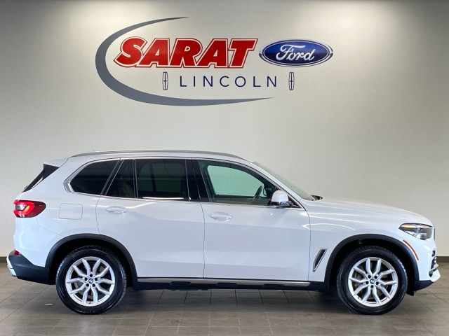 2021 BMW X5 xDrive45e's photo