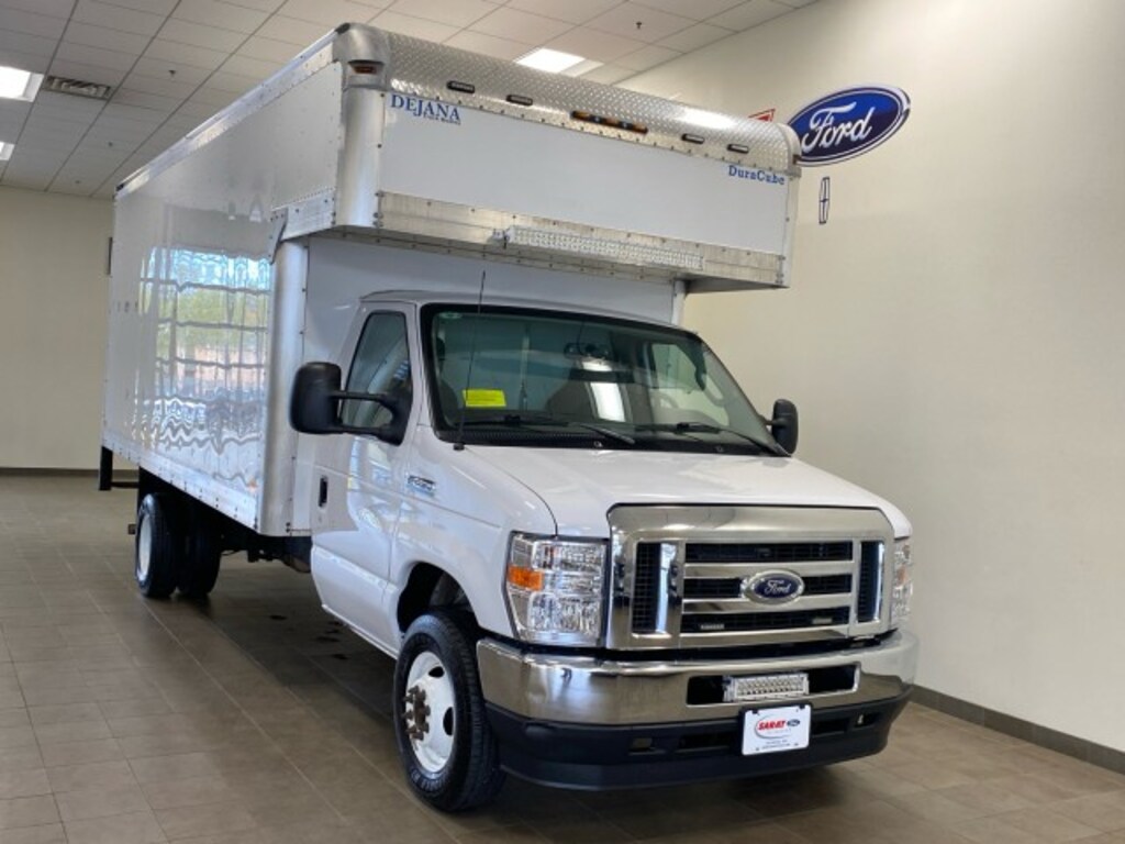 Used 2023 Ford E-Series Cutaway 2023 Ford E-450 Cutaway Chassis DRW 2DR 158 WB HD