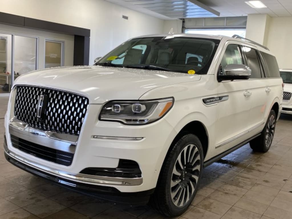 New 2024 Lincoln Navigator For Sale at Sarat Lincoln VIN 5LMJJ3TG4REL04615