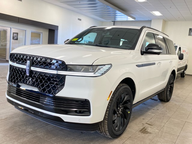 2026 Lincoln Navigator Reserve - Photo 4