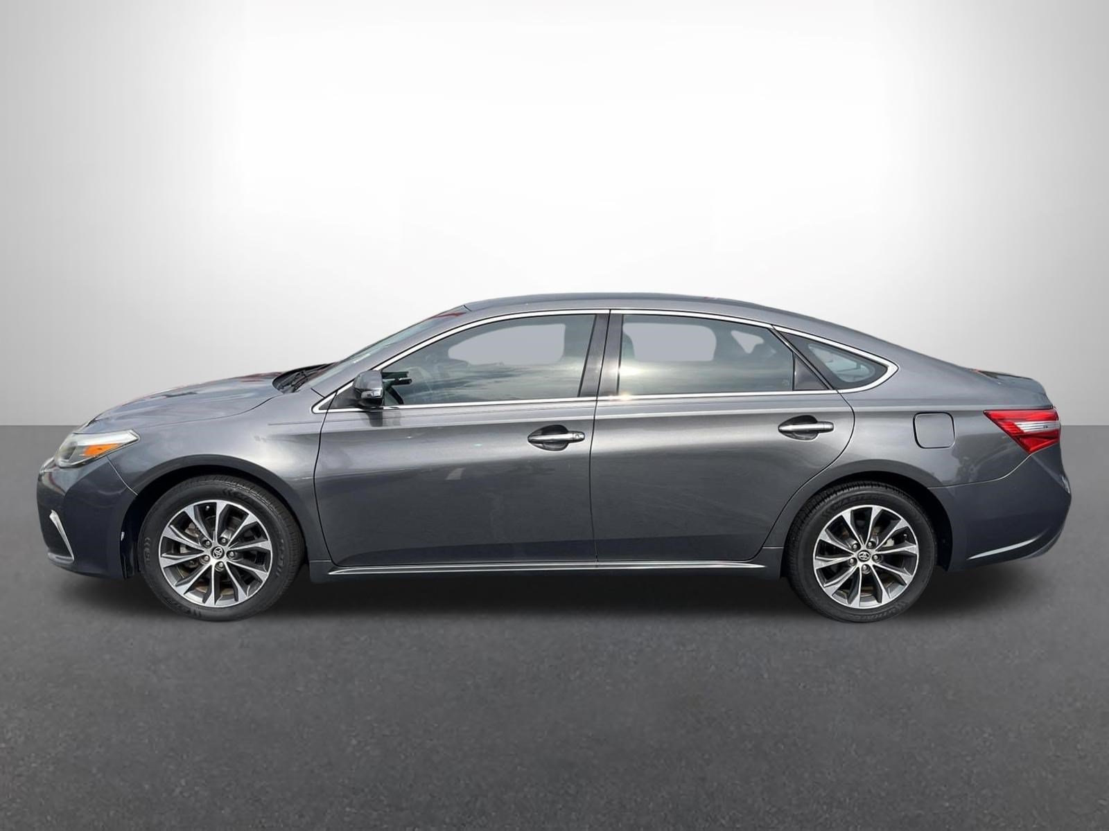 Used 2017 Toyota Avalon XLE Sedan