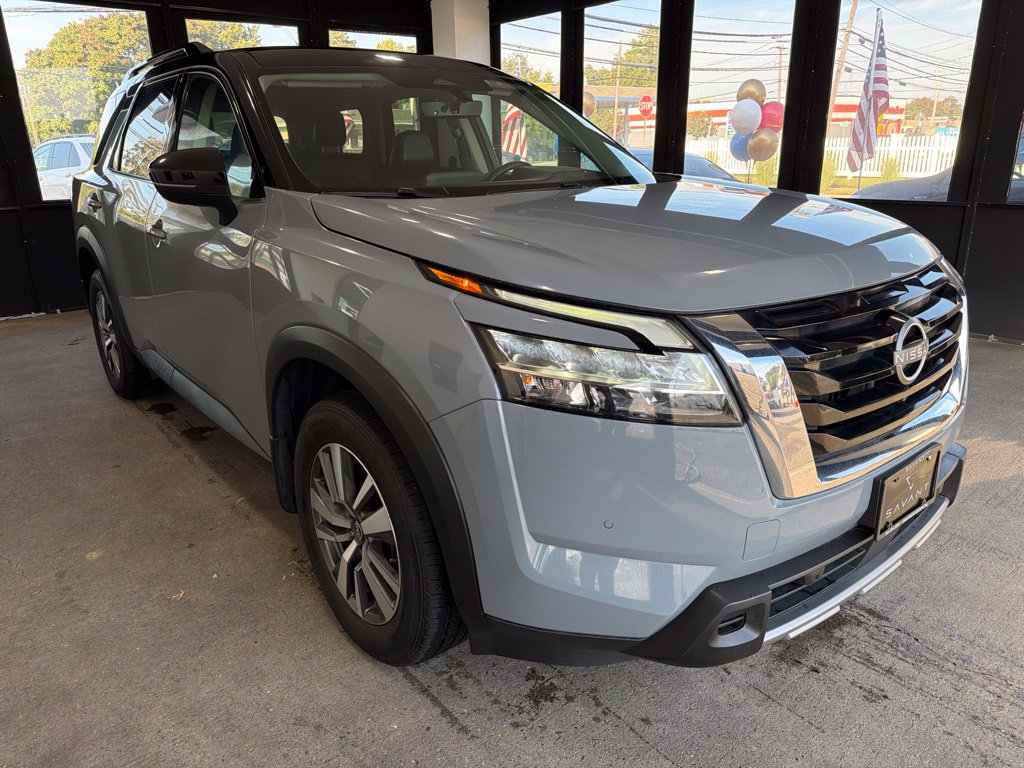 Used 2024 Nissan Pathfinder SL SUV