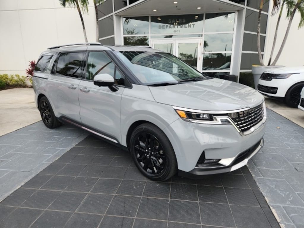 Used 2024 Kia Carnival SX Prestige Minivan/Van