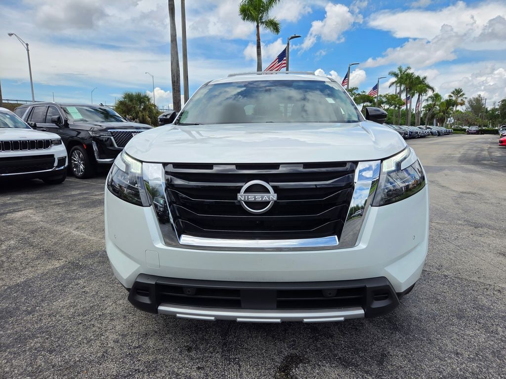 Used 2025 Nissan Pathfinder SL SUV