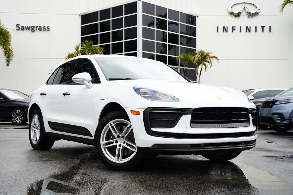 2022 Porsche Macan