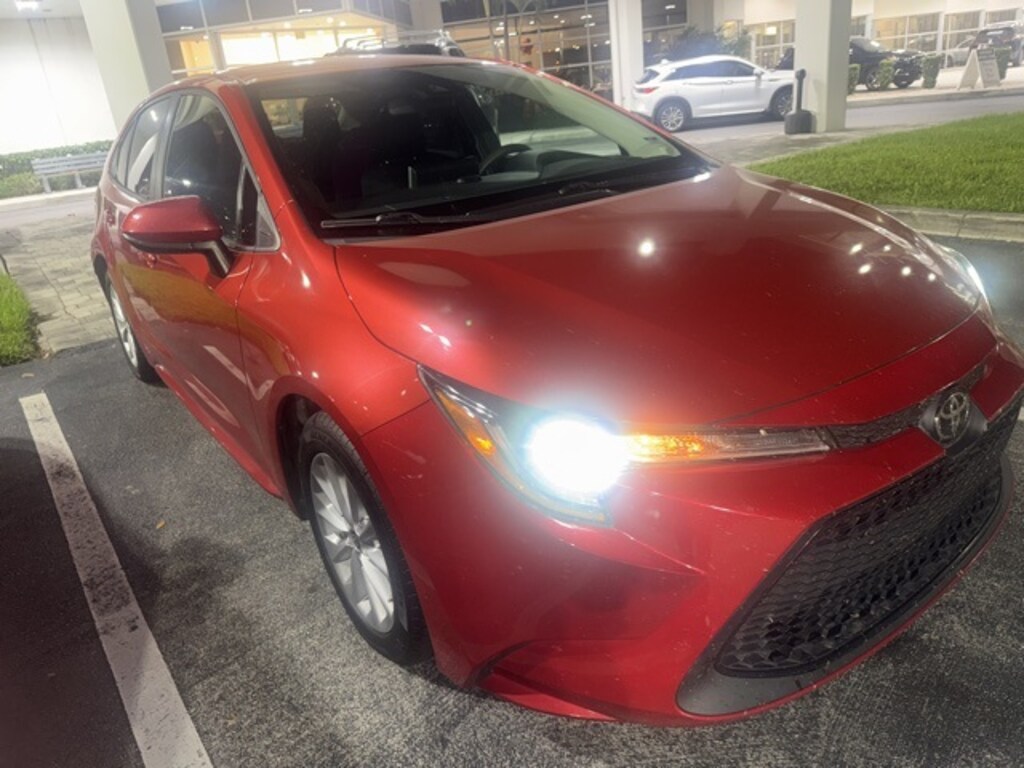 Used 2021 Toyota Corolla LE Sedan