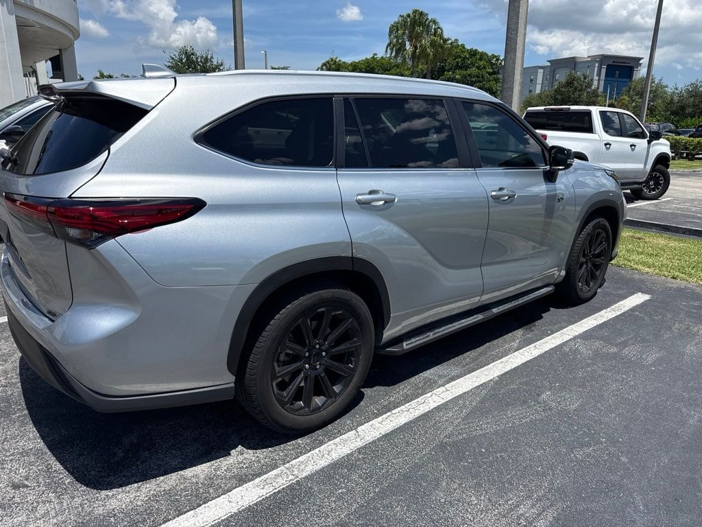 Used 2023 Toyota Highlander XLE SUV