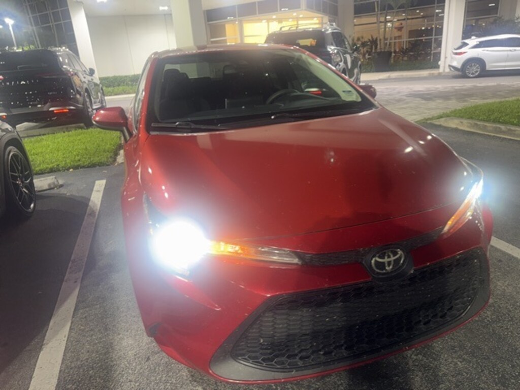Used 2021 Toyota Corolla LE Sedan