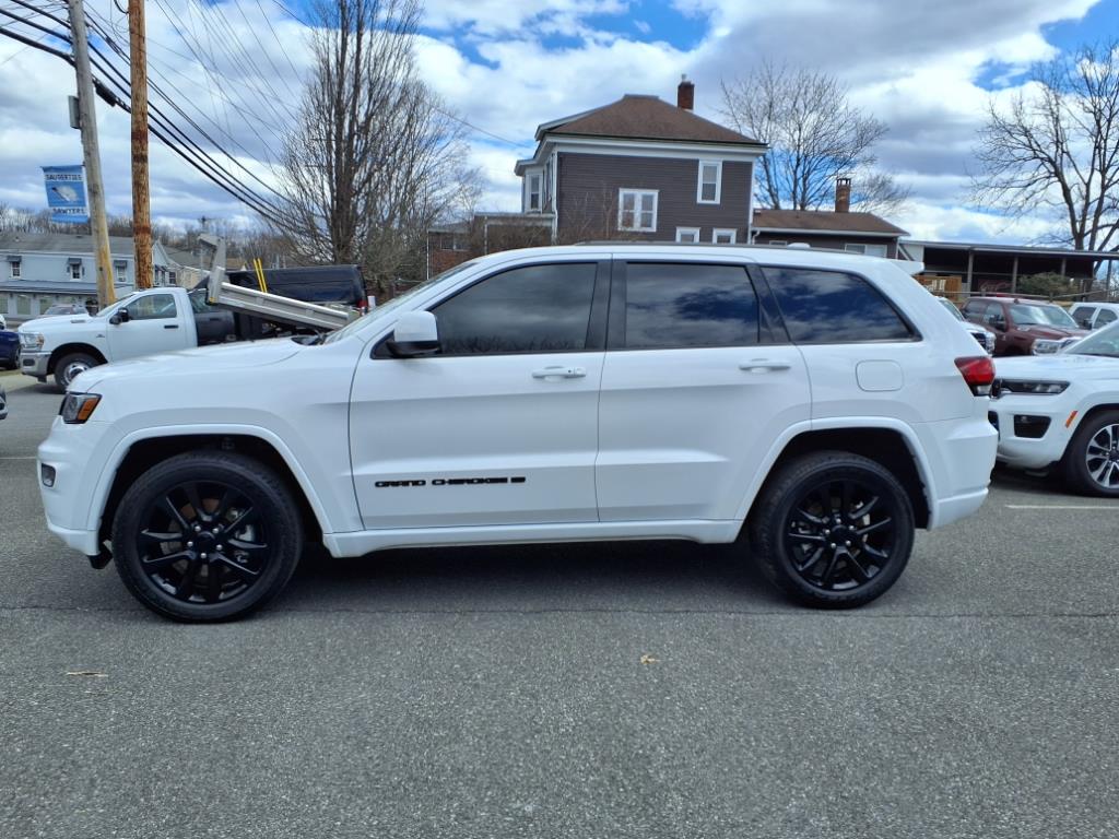 2022 Jeep Grand Cherokee Laredo X photo 4