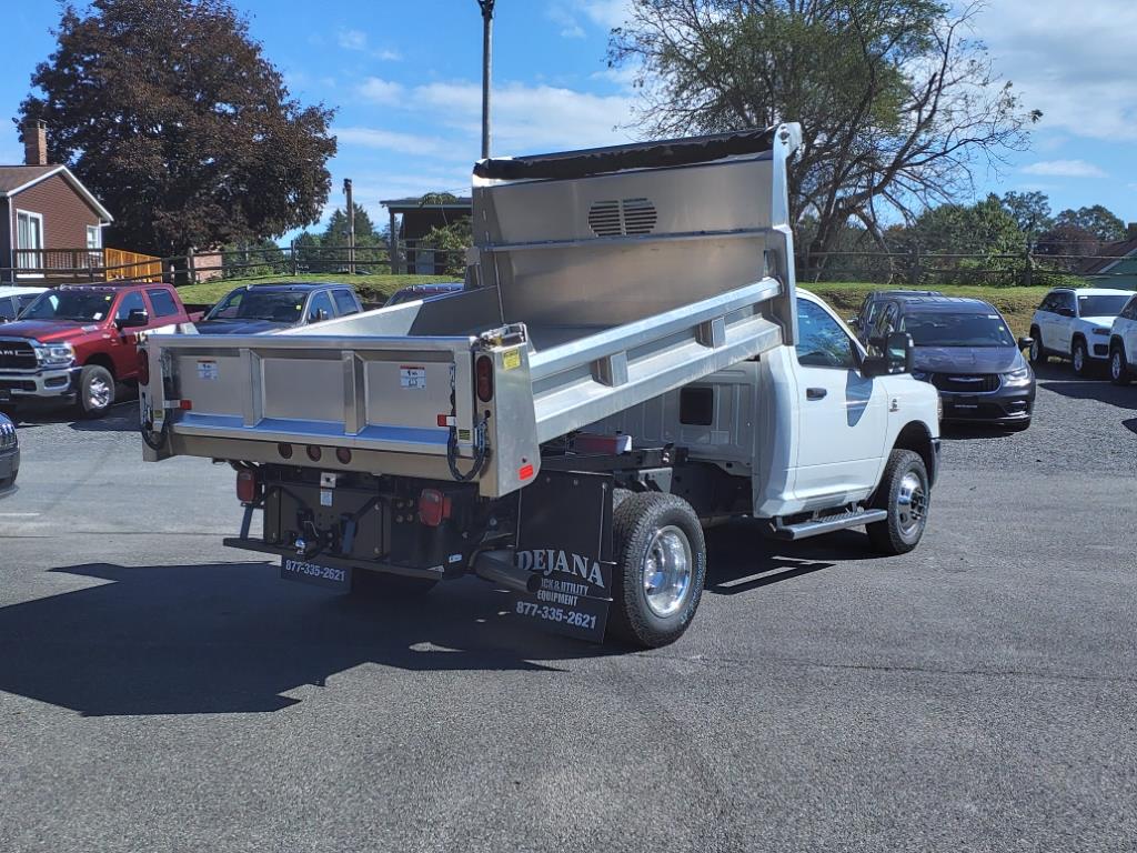 2023 Ram 3500 Tradesman photo 4