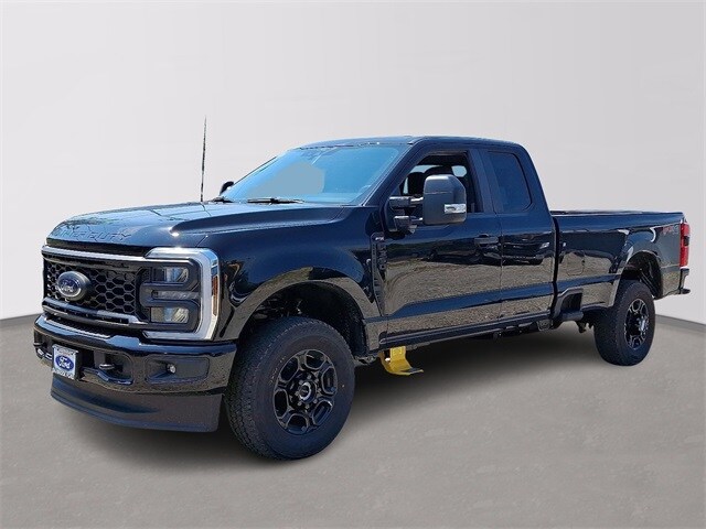 2025 Ford F-350 XL photo 2