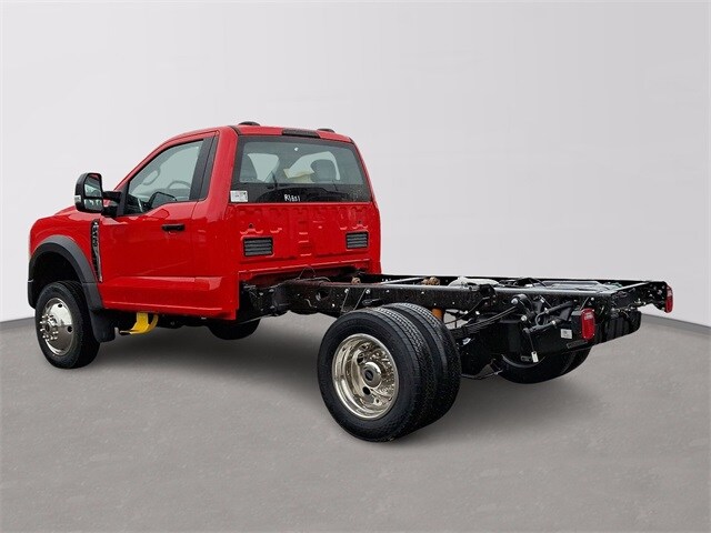 2025 Ford F-450 photo 3